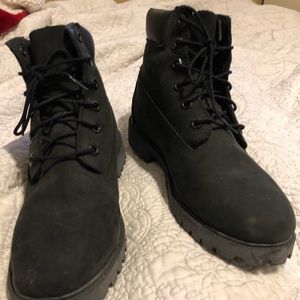 Black timberlands size 6 men’s, women’s 8